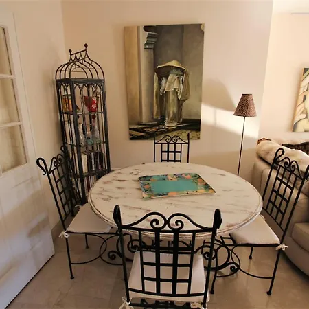 2 Bedrooms2 Bathroomsterrace Equipped In Palm Area